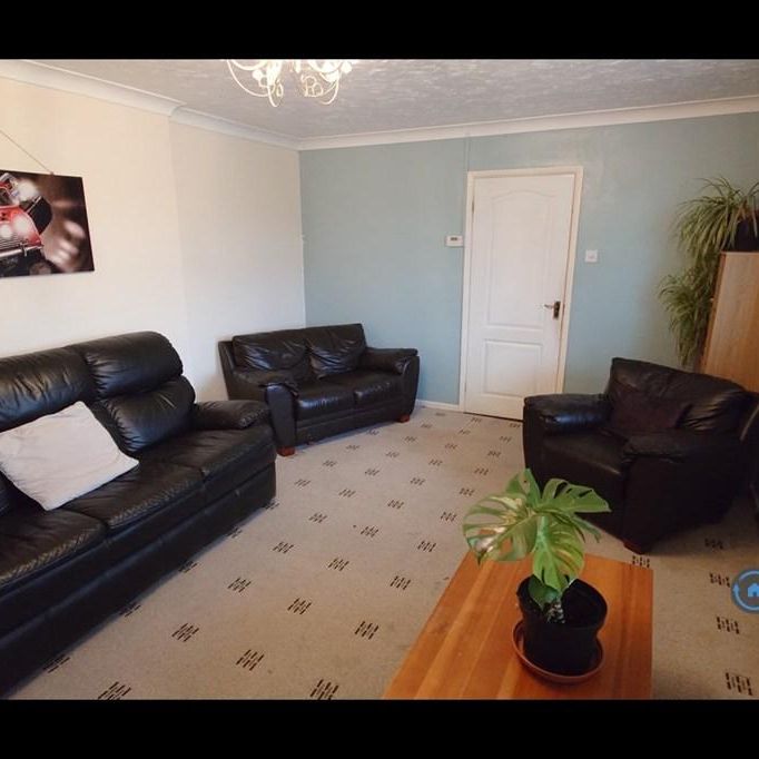 4 bedroom detached house to rent - Photo 1