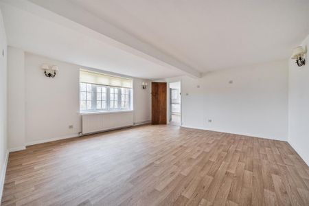 4 bedroom detached house to rent - Photo 3