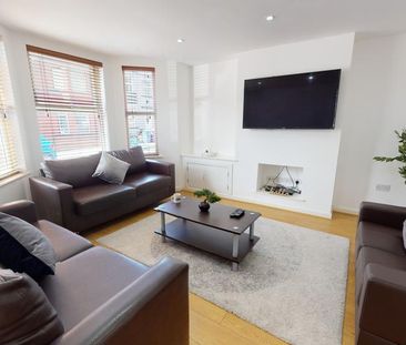 6 bedroom house to rent - Photo 1