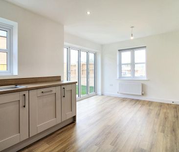 3 bedroom semi-detached house to rent - Photo 5