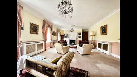 4 bedroom flat to rent - Photo 3