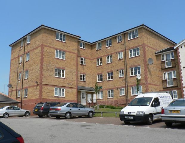 2 bedroom flat to rent - Photo 1