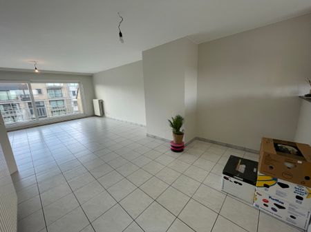 Mooi duplexappartement met drie slaapkamers en twee zongerichte terrassen. - Photo 2