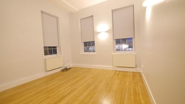 3 bedroom flat to rent - Photo 1