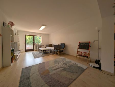 Großzügige 3,5-Zimmer-Wohnung mit 2 Balkonen perfekt gelegen in Böblingen - Photo 2