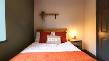 1 bedroom in a house share to rent - Photo 4