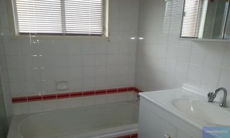 26 Askew Street, Tarragindi QLD 4121 - House For Rent | Domain - Photo 2