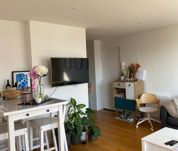 Location Appartement 4 pièces 62m² BORDEAUX 33300 - Photo 1