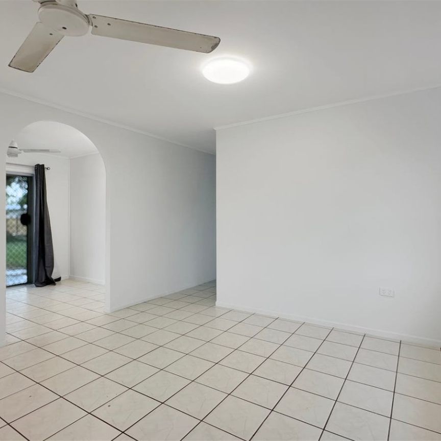 MODERN 3 BEDROOM HOME IN ANNANDALE - Photo 1