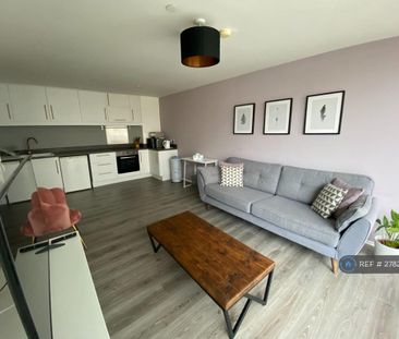 2 bedroom flat to rent - Photo 2
