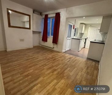 4 bedroom terraced house to rent - Photo 2