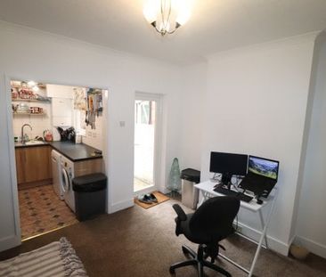 North Road Avenue, Brentwood, Property for rent - Photo 1