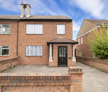 3 bedroom semi-detached house to rent - Photo 1