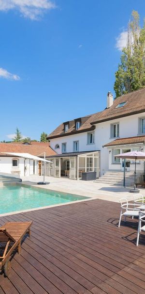 Beautifully renovated 6.5-room farmhouse - Photo 1