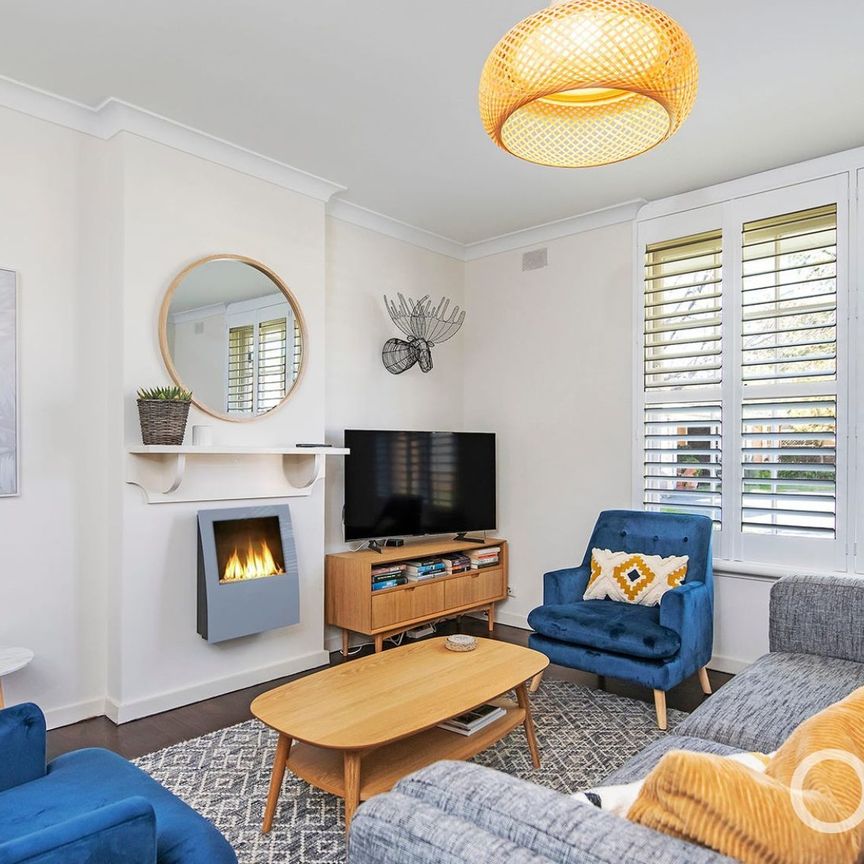 Open the Door To Leafy Living in a Fully Furnished Unley Park Retreat - Photo 1