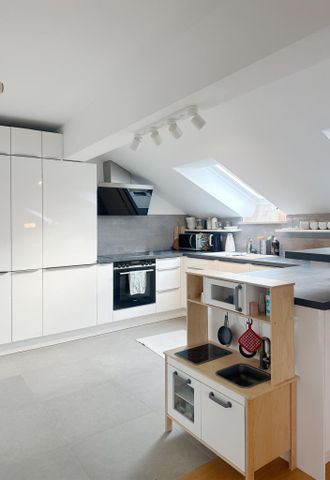 4-Zimmer-Dachgeschosswohnung mit Süd-West Balkon in Oberhaching - Photo 2