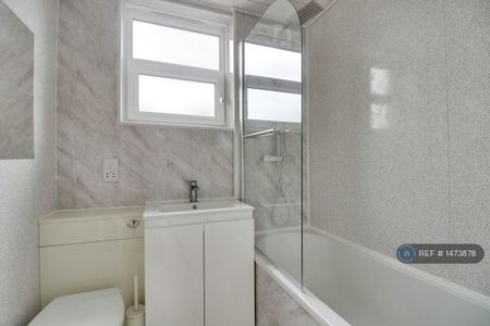 4 bedroom maisonette to rent - Photo 4