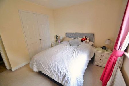 Hamworthy, BH15 - Photo 2