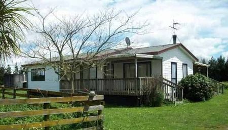 A Little Country - Photo 4