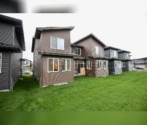 Mattson 3 Bed 2.5 Bath Dbl Garage Upper Edmonton - Photo 1