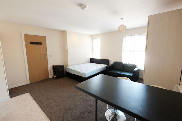 Studio to rent - Photo 1