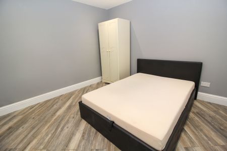 4 bedroom terraced to rent Taylor Avenue, CV32 - Photo 3