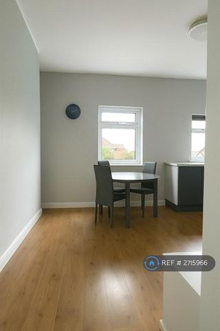 2 bedroom maisonette to rent - Photo 2