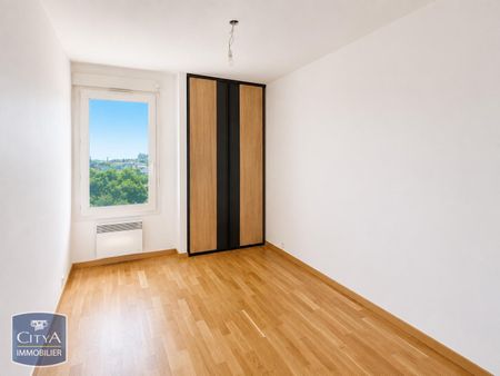 Location Appartement 4 pièces 73m² FOS SUR MER 13270 - Photo 3