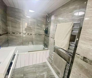 Bryngolau, Tonyrefail, CF39 - Photo 2