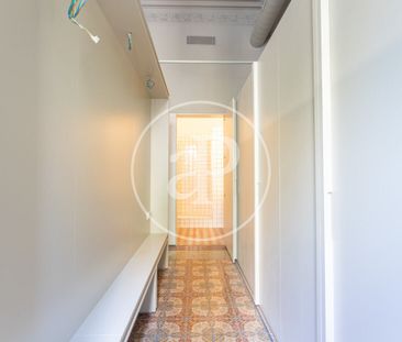 Apartment for Rent on Rosselló Street near Passeig de Gràcia - Photo 1