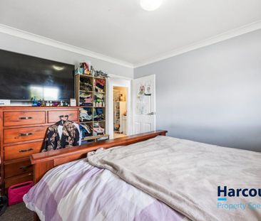 Comfortable Living with a Spacious Backyard - Photo 5