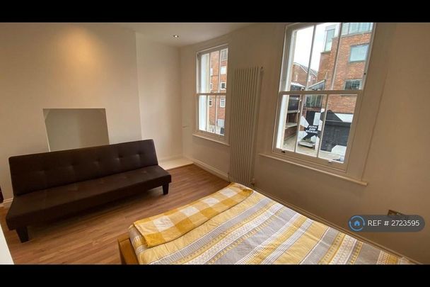 Studio to rent - Photo 1