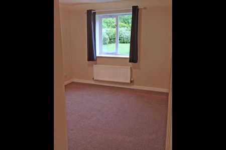 2 Bed Flat, Shelley Court, RG1 - Photo 3