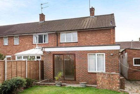 Bullbrook, Bracknell, RG12 - Photo 3