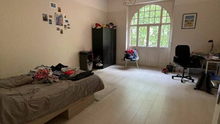 QUARTIER GARE - F6 ENTIEREMENT RENOVE - 4 CHAMBRES - CUISINE EQUIPEE - Photo 4