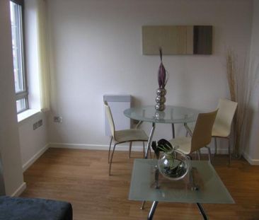 Studio to rent - Photo 2