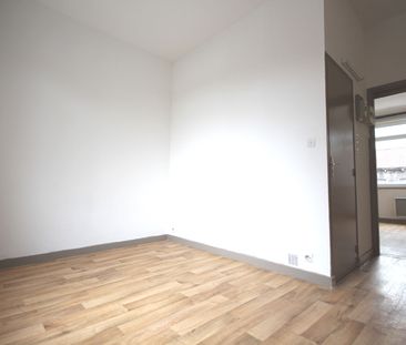 Location Appartement 2 pièces 28m² LILLE 59000 - Photo 2