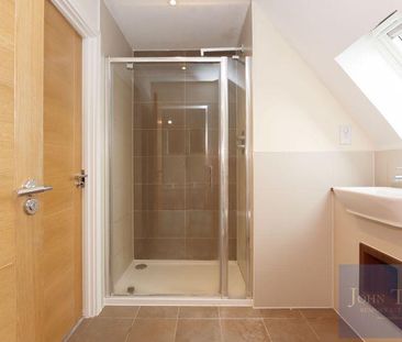 6 bedroom detached house to rent - Photo 5