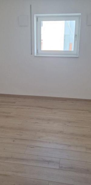 Zentrumsnahe 2-Zimmer-Wohnung inkl. Küche ab sofort zu vermieten! - Photo 2