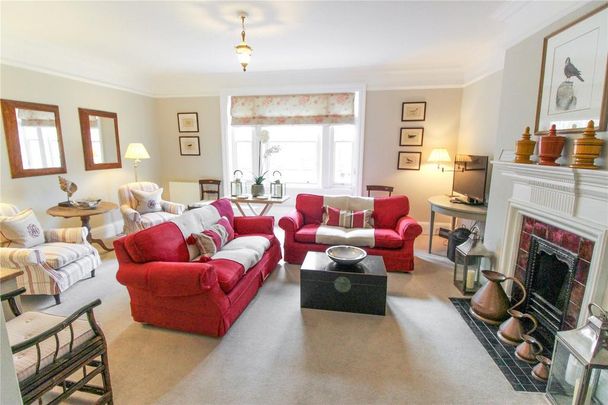 4 bedroom apartment to rent - Photo 1