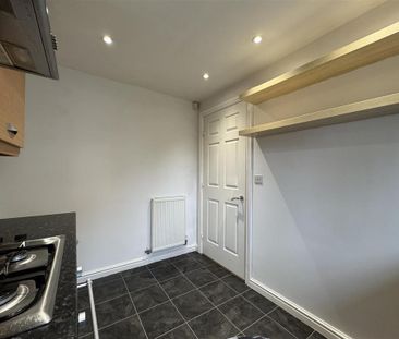 3 bedroom end of terrace house to rent - Photo 6