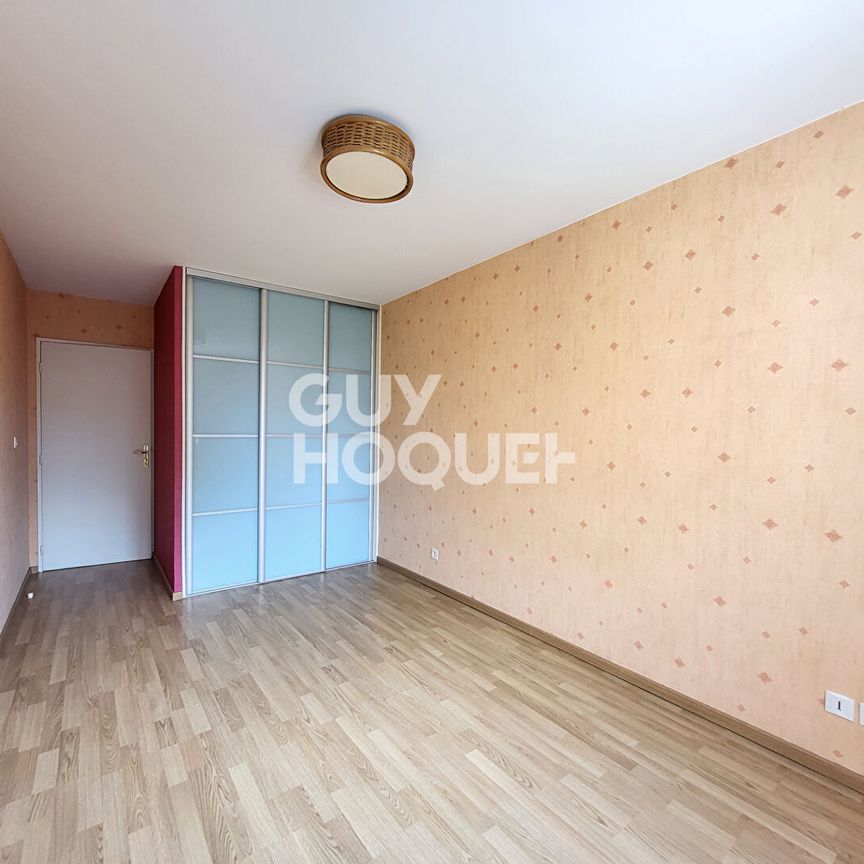 LOCATION d'un appartement de 2 pièces (55 m²) à BELLEVILLE EN BEAUJOLAIS - Photo 1