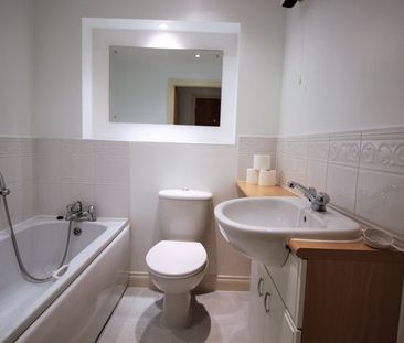 2 bed flat to rent in - Photo 1