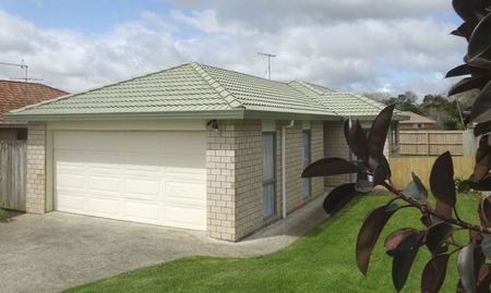 4 bedroom home on 500sqm fully fenced section - Photo 2