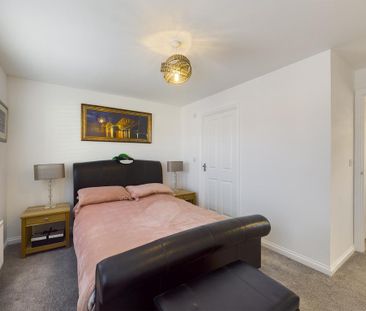 4 bedroom detached house to rent - Photo 3