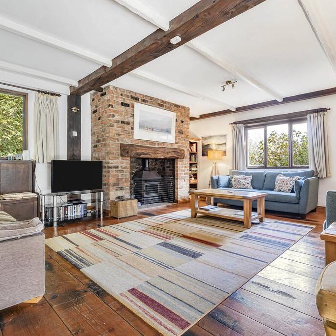 5 bedroom barn conversion to rent - Photo 1