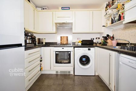 2 bedroom ground floor flat to rent - Photo 5