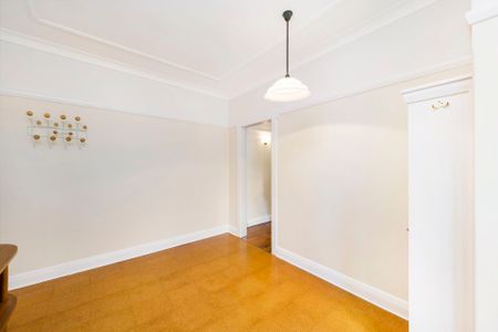 4/18a Kensington Road, - Photo 2