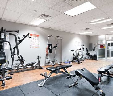 65 East Sherbrooke Street, Montréal, QC - Photo 1