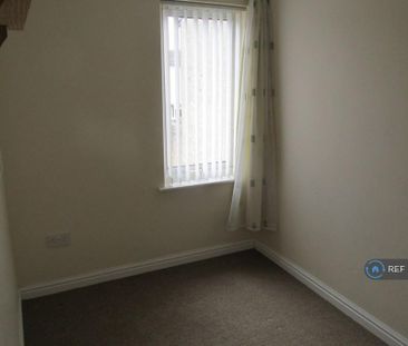 3 bedroom end of terrace house to rent - Photo 3